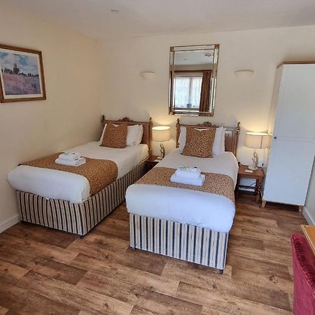 Hotel The Fox & Hounds Faringdon Habitación foto